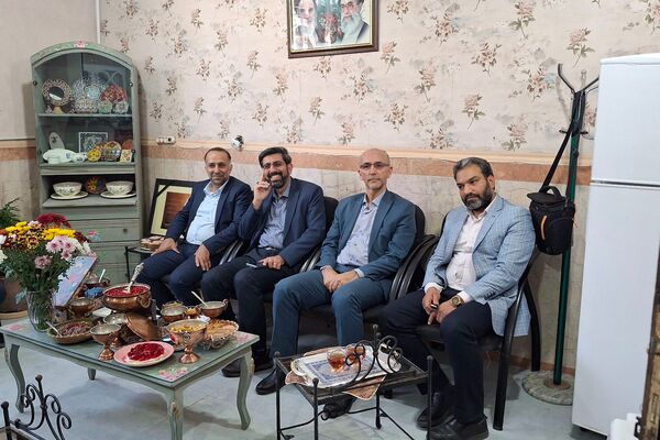 بازدید معاون پرورشی و فرهنگی اداره‌کل شهرستانهای استان تهران از جشنواره انار در هنرستان ام‌البنین ورامین