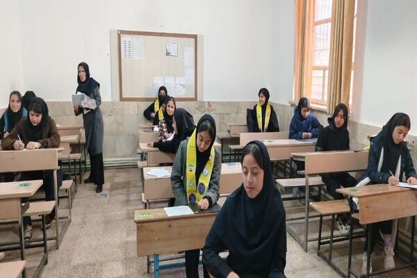  امتحانات ترم اول در دبیرستان دهنوی