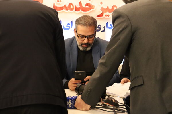 میز خدمت در بخش بندپی شرقی به‌مناسبت دهه فجر