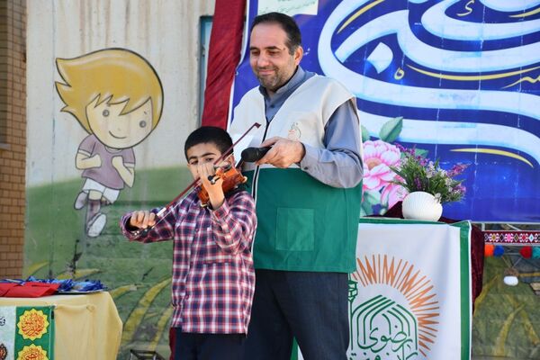  برگزاری مراسم جشن و افطاری با شکوه در دبستان عشایری حاجیه خانم رباب امامی