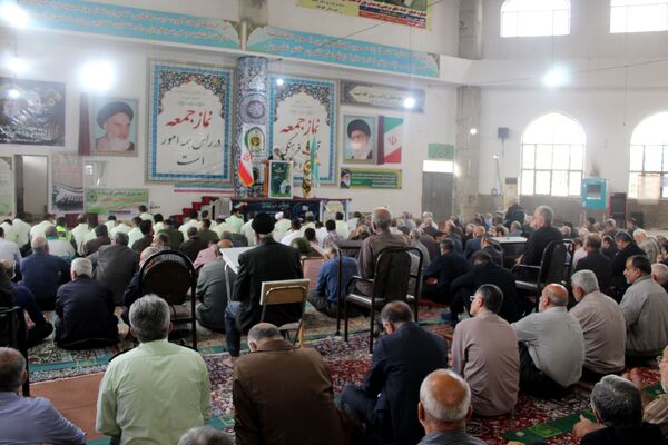 اقامه نماز جمعه در گلوگاه 