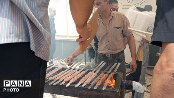 توزیع غذا در عید غدیر 
