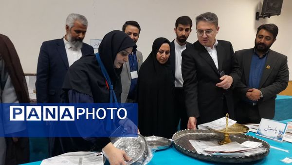 بازدید معاون فرهنگی پرورشی خراسان رضوی از دبیرخانه جشنواره فرهنگی هنری فردا 