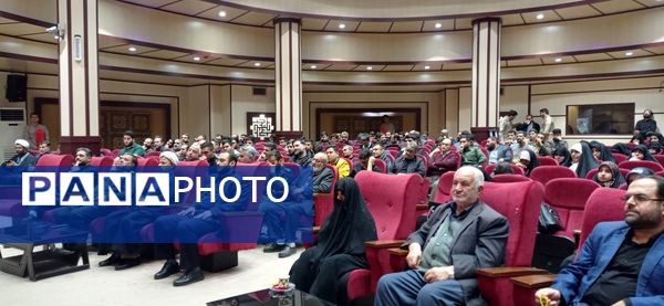 گردهمایی و تقدیر از خادمین شهدا در اداره اوقاف اسلامشهر 