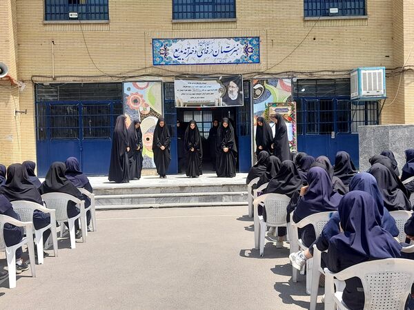 مراسم شهادت سیدالشهدای خدمت در هنرستان فنی‌وحرفه‌ای بدیع مشهد 