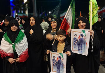 تجمع رهروان رهبر شهید امت وراهپیمایی ضد صهیونیستی  در شب دوازدهم شهرستان کوهدشت 