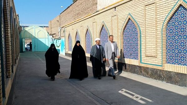 بازدید مسئولین اداره آموزش و پرورش از حوزه علمیه مکتب نرجس کاشمر