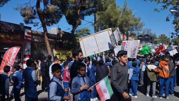 اقتدار ملت ایران در راهپیمایی روز ۱۳ آبان شهرستان خلیل‌آباد 