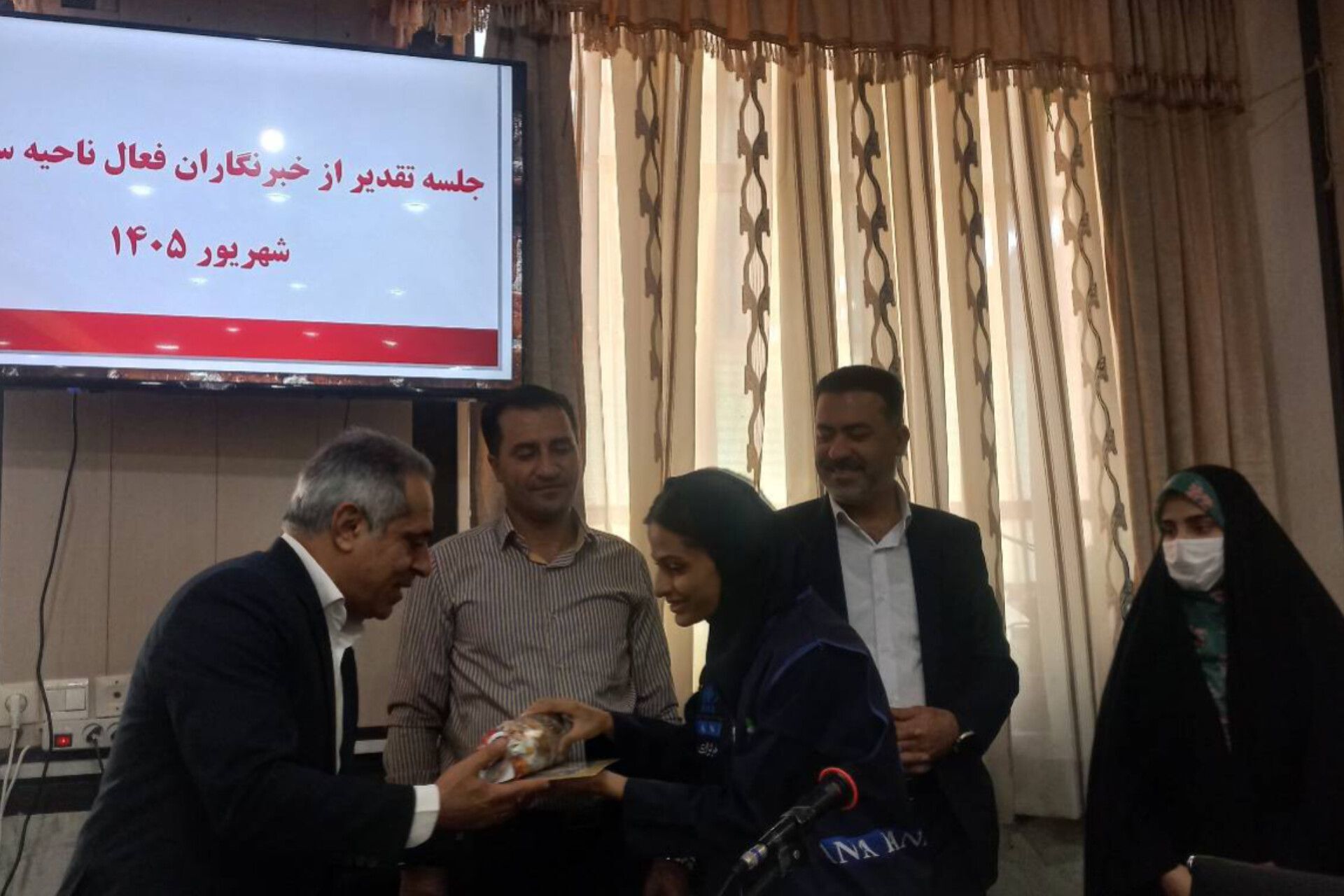 تقدیر از خبرنگاران دانش‌آموز و گویندگان برگزیده ناحیه سه شیراز