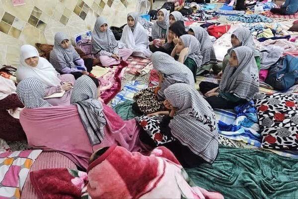 اعتکاف دانش‌آموزی دختران در مسجد پیامبر اعظم شهرک توحید شهرستان جم