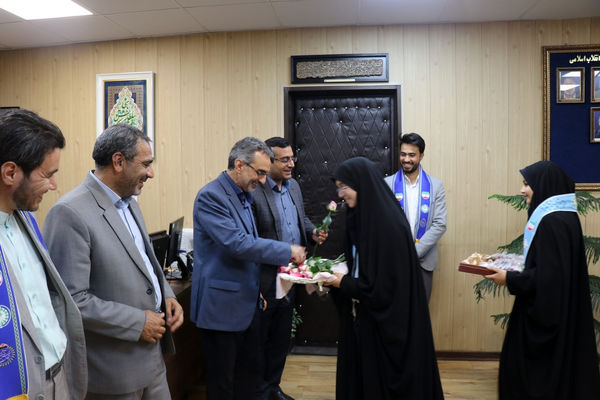 سپاس معلم در اداره آموزش و پرورش خراسان رضوی توسط دختران پیشتاز
