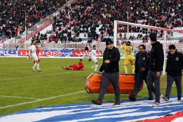 بازی تراکتور و ملوان در تبریز