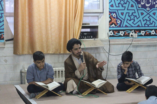 جزء‌خوانی قرآن کریم در دبیرستان حاجیه‌خانم ثقفی ناحیه چهار قم