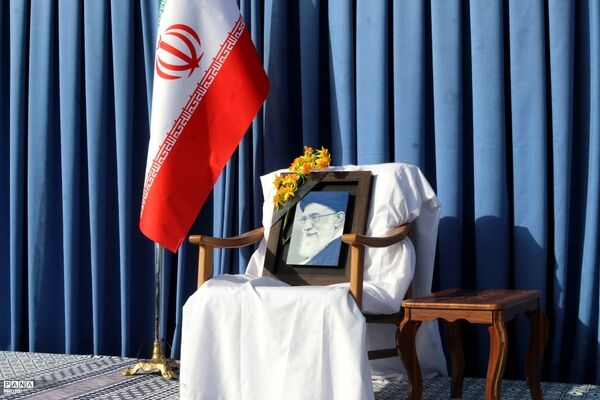 قم غرق در ماتم؛ وداع تاریخی مردم با رهبر فقید در جوار بارگاه کریمه اهل‌بیت (س)