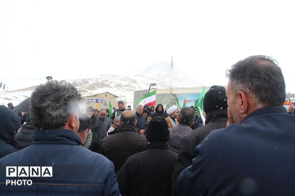 سرما جا ماند، وقتی ایمان جوشید