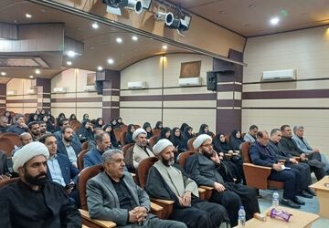 تکریم فرهنگیان و دانش‌ آموزان فعال قرآنی لرستان