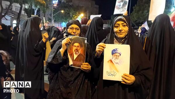 هم‌نوایی فرهنگیان و دانش‌آموزان اهر در سوگواره شبانه رهبر شهید