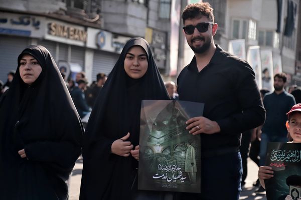 برگزاری مراسم وداع تهرانی‌ها با پیکر ابراهیم رئیسی و همراهانش