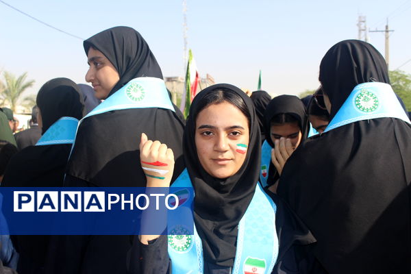 حضور پرشور تشکل های دانش آموزی در راهپیمایی ۱۳ آبان