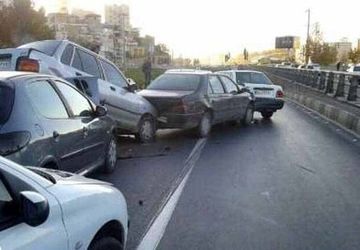 تصادف زنجیره‌ای در اتوبان امام‌علی/ 3 نفر مصدوم شدند