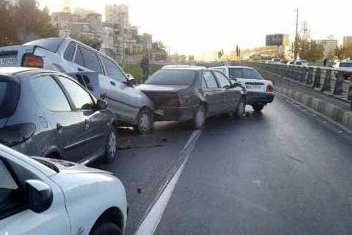 تصادف زنجیره‌ای در اتوبان امام‌علی/ 3 نفر مصدوم شدند