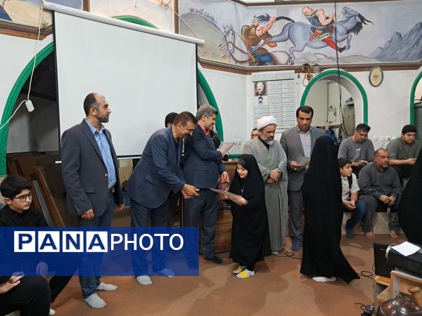 محفل انس با قرآن کریم در زورخانه باب‌الحوائج قائمشهر