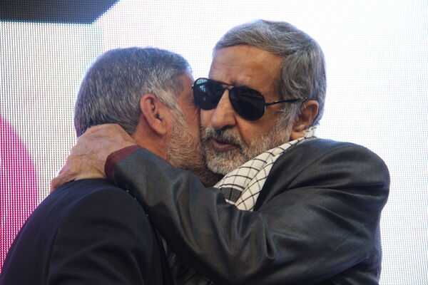 آیین رونمایی کتاب سبیل صورتی در یزد