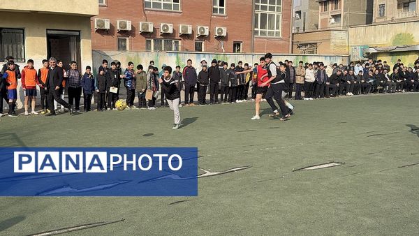  مسابقات ورزشی بین مدرسه ای دانش آموزان پسر متوسطه اول در پاکدشت