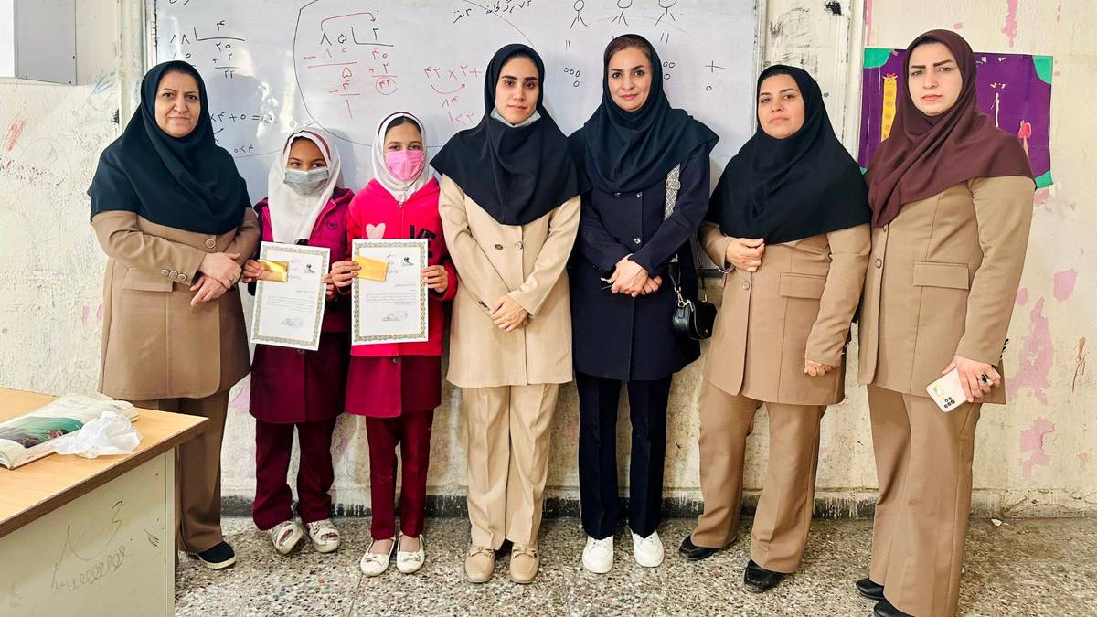 تقدیر از برگزیدگان ویژه‌برنامه هفته جهانی فضا در مدارس حاجی‌آباد