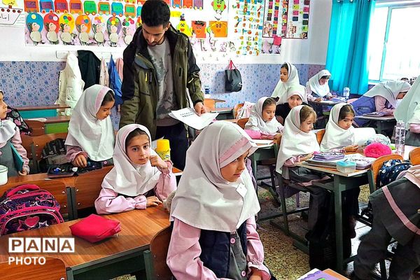 اجرای طرح واقعیت مجازی VR درس فارسی در دبستان ستایش