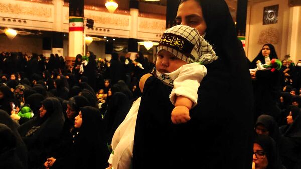 جلوه هایی از حضور مادران و نوزادان در همایشی به نام طفل شیرخوار کربلا