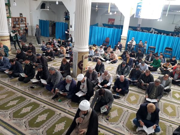 برپایی میز خدمت و جمع آوری کمک‌های مردمی برای جبهه مقاومت 