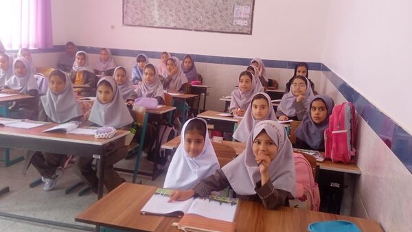 مراسم آغاز سال تحصیلی جدید در دبستان شهید نجفی فدافن 