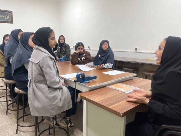 جلسه سفیران سلامت دبیرستان مطهره ناحیه ۶ مشهد مقدس