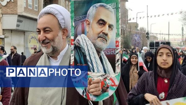 شکوه حضور نوجوانان در راهپیمایی 22 بهمن مردم قم