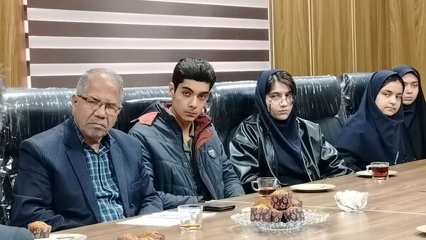 ملایر، شهر جهانی انگور و مبل و منبت ایران زمین