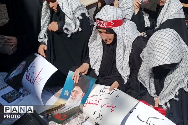 خروشِ بصیرت در صحن امامزاده جعفر (ع)؛ تالار قرآن پیشوا گنجایش دریای سوگواران مقتدا را نداشت