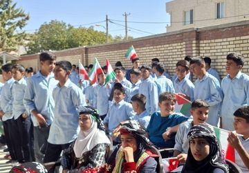 روشن شدن چراغ مدرسه قلم ۱۲ زاغه در ارتباط زنده با رئیس‌جمهور