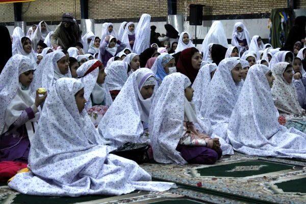 جشن تکلیف دانش‌آموزن دختر در گچساران