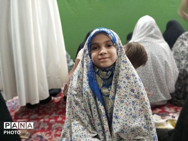 اقامه نماز جماعت همراه با افطاری در مسجد ابوالفضلی نیشابور 