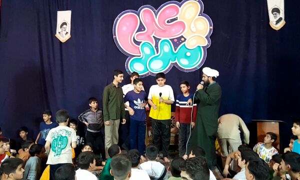 مسابقات جذاب در شب اول از اعتکاف دانش‌آموزی در بهشت نیشابور