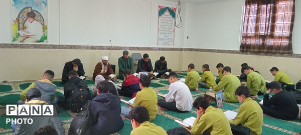 مدرسه شهید صادقی، میزبان دانش آموزان روزه دار در محفل نورانی قرآن