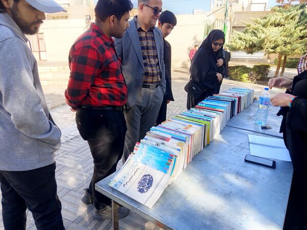جمعه بازار کتاب در کاشمر