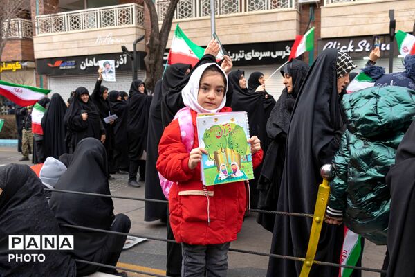 سربازان کوچک در اجتماع مردمی تبریز به خونخواهی از رهبر شهید