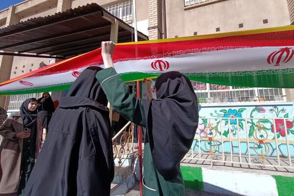 دهه فجر، جشن بصیرت و مقاومت؛ در دبیرستان حضرت معصومه (س) فیروزکوه