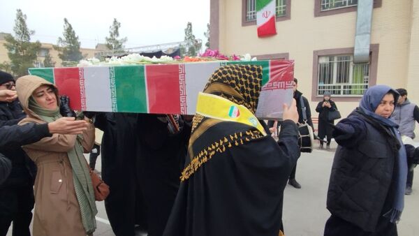 وداع با شهید گمنام در دبیرستان بی بی سلطنت قفلی ناحیه  مشهد مقدس