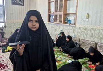 حضور نوجوانان مهریزی در منزل شهید خراسانی
