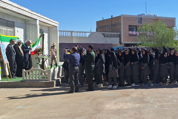 نواختن زنگ مهر در مدارس شهر ایزدخواست