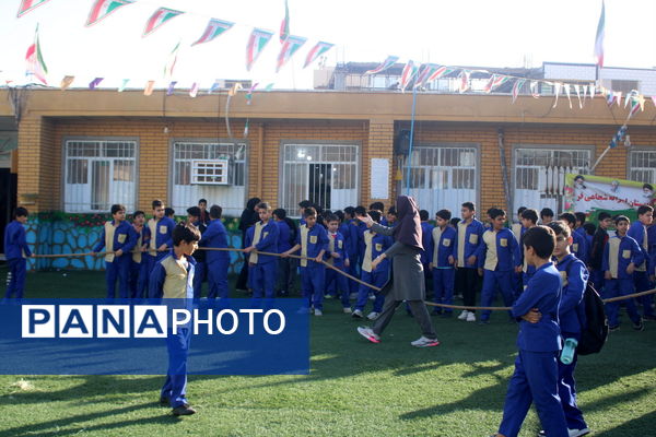 مسابقات بومی محلی در مدرسه شجاعی فر شهرستان بوشهر