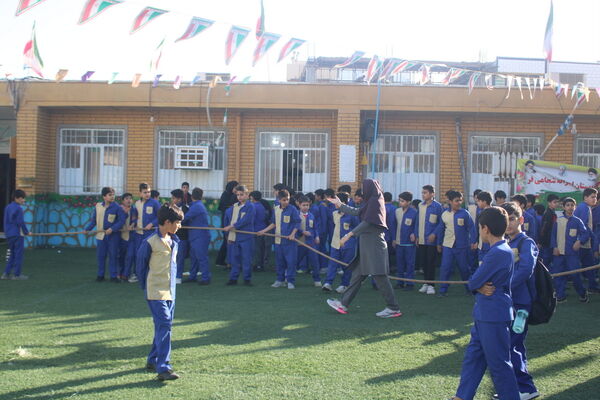 مسابقات بومی محلی در مدرسه شجاعی فر شهرستان بوشهر